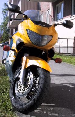 1999 CBR600F front